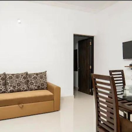 Esha Apartment Calangute Phòng bức ảnh