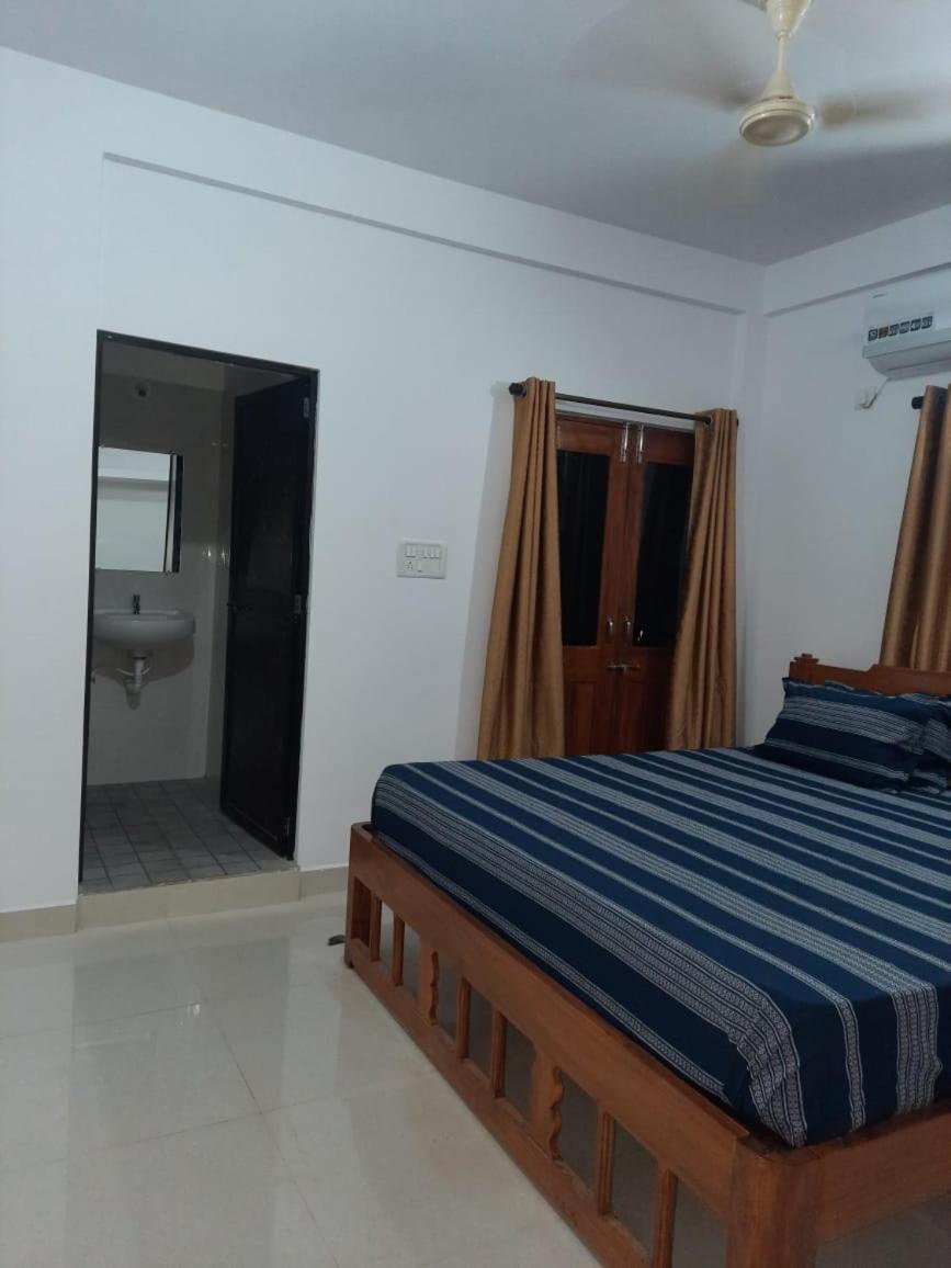 Esha Apartment Calangute Phòng bức ảnh